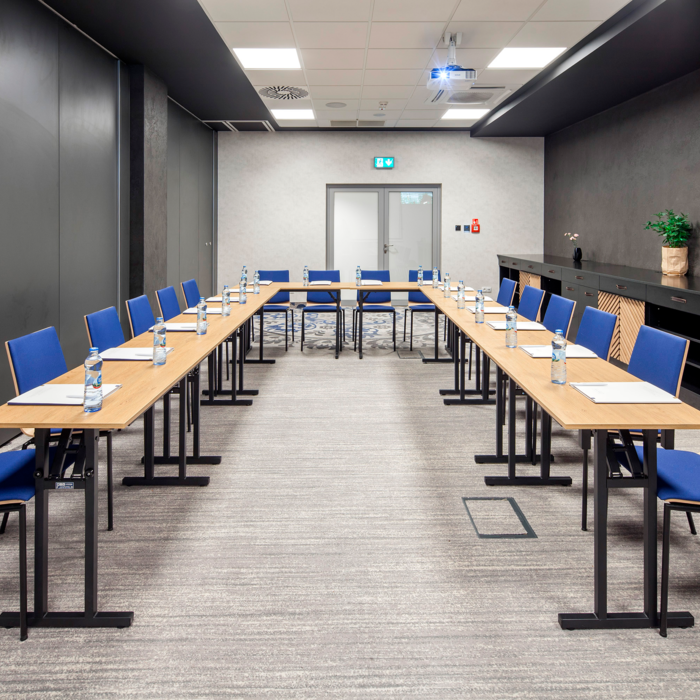Koniec z nudnymi konferencjami. Trendy eventowe, które będą rządzić w 2026